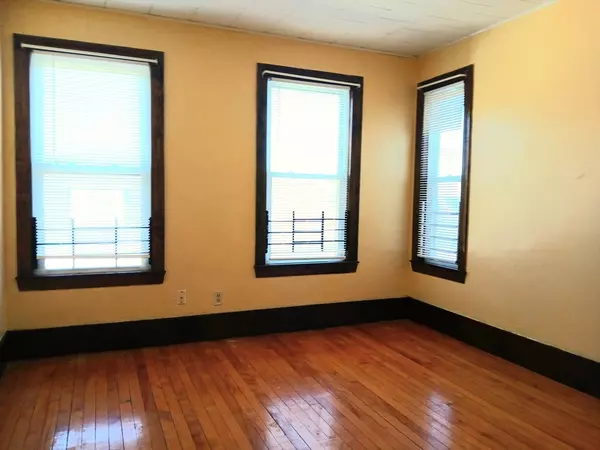 Lynn, MA 01905,44B Park St. #3