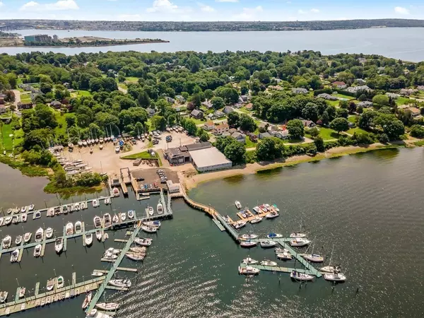 Swansea, MA 02777,18 W Promenade St