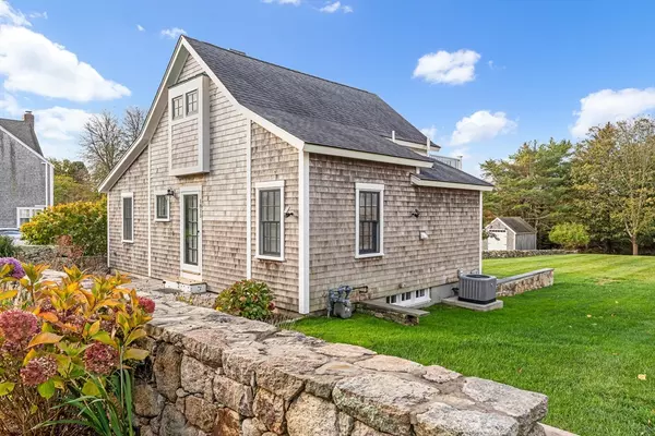 1815 Main Rd, Westport, MA 02791