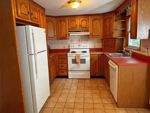 Pembroke, MA 02359,6 Evan Rd