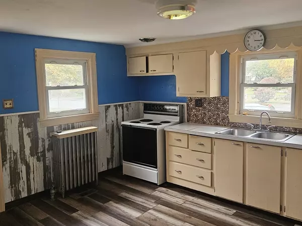 Lowell, MA 01852,49 Sparks