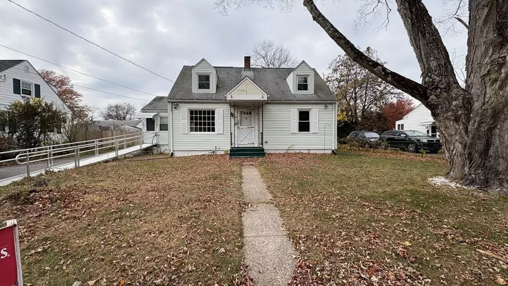 Springfield, MA 01109,78 Massreco St #1