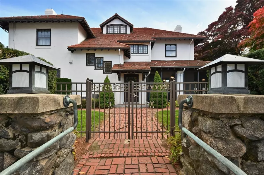 90 Prospect St, Wakefield, MA 01880