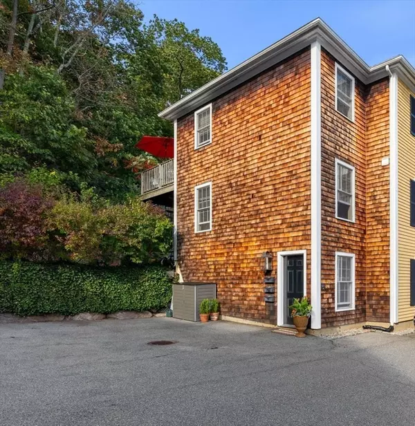 Manchester, MA 01944,28 Elm Street #3