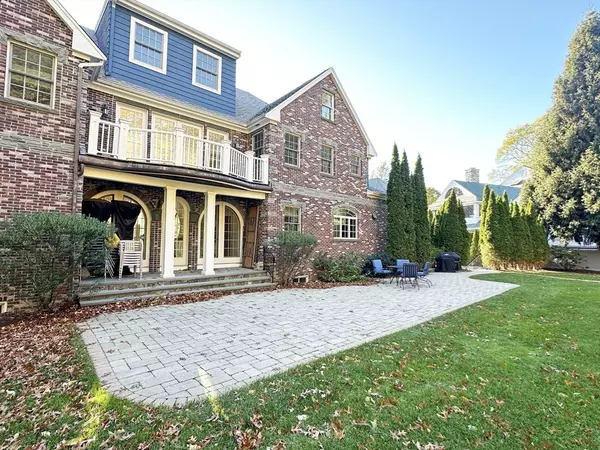 Newton, MA 02466,66 Forest Ave