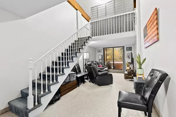 96 Old Colony Ave #112, Taunton, MA 02771