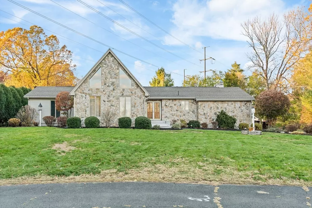 Agawam, MA 01001,86 Willow Brook Dr