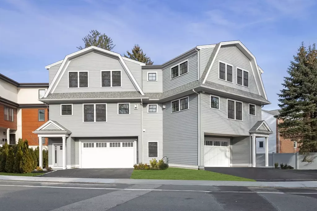 Brookline, MA 02467,799 Heath St #2