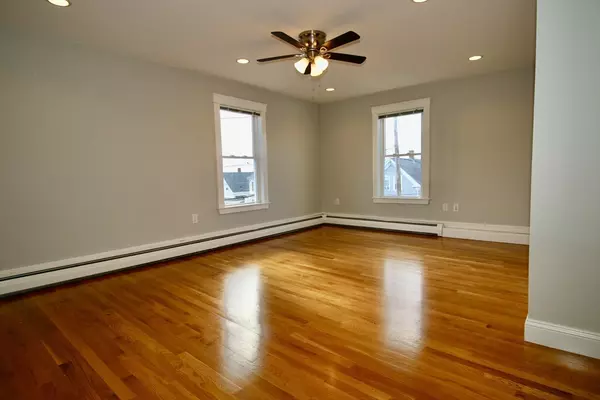 Gloucester, MA 01930,2 Forest St #2