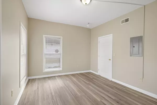 Westfield, MA 01085,12 Franklin Ave #2