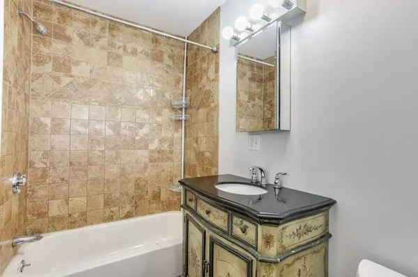 Medford, MA 02155,77 Adams St #1