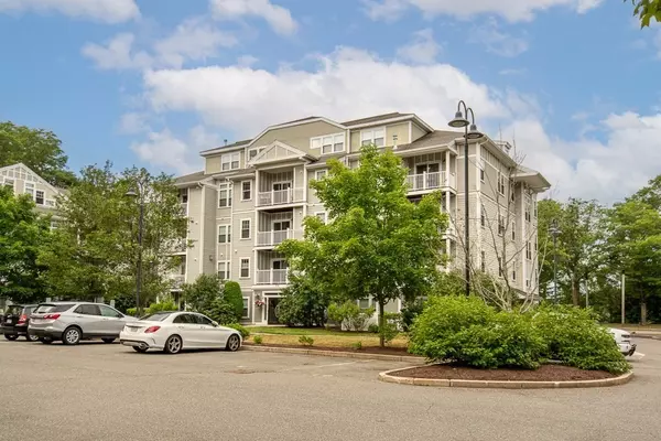 Boston, MA 02132,990 Vfw Pkwy #204