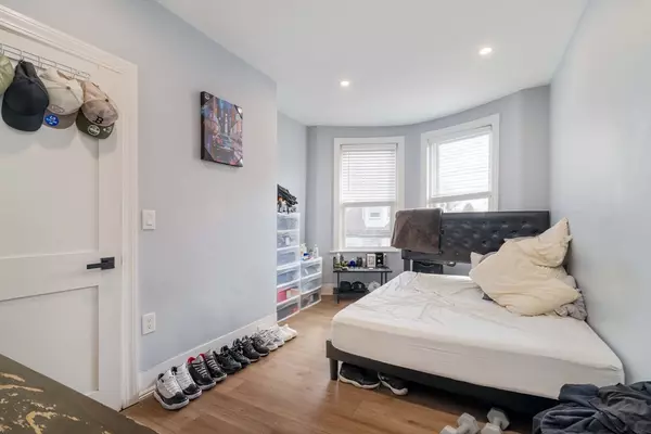 Boston, MA 02125,46 Saxton St