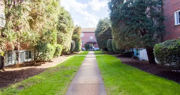 Boston, MA 02132,42 Bryon Rd #6