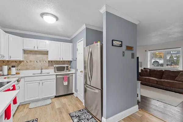 Plymouth, MA 02360,1 Chapel Hill Dr #2