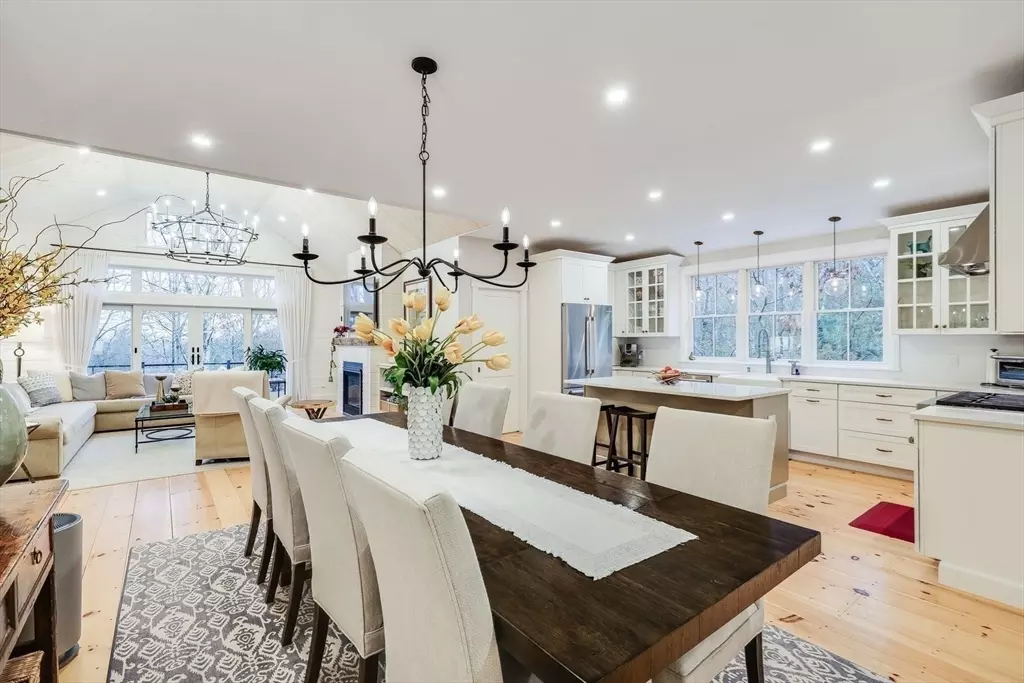 Plymouth, MA 02360,22 Hickorywood