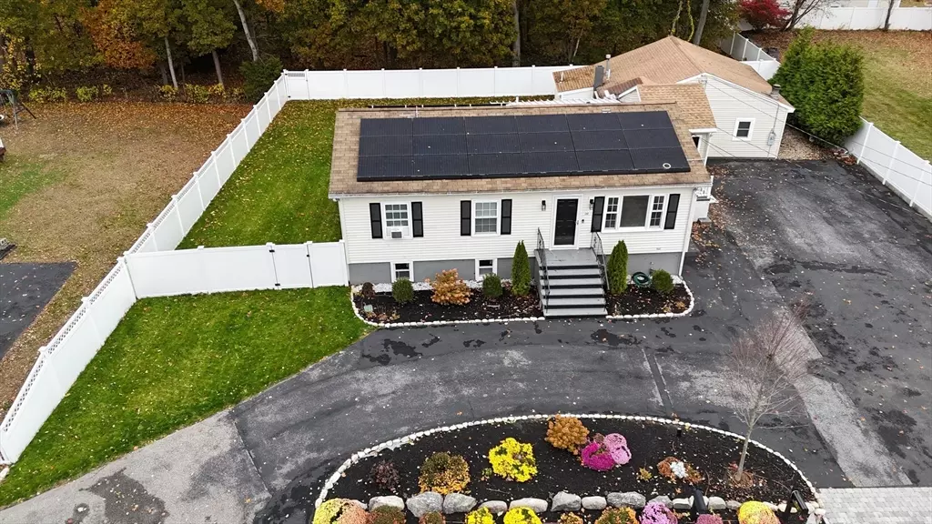 28 Greenwood Ave, Tewksbury, MA 01876