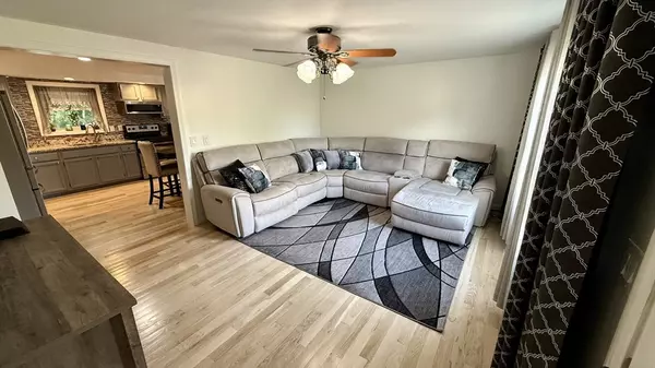 Tewksbury, MA 01876,28 Greenwood Ave