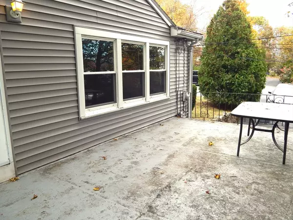 Peabody, MA 01960,14 Bartlett St