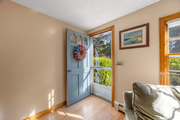 Dennis, MA 02638,21 Compass Ln