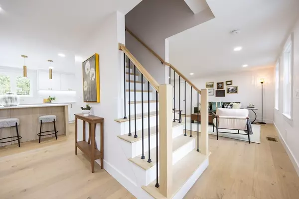 Milford, MA 01757,8 Vassar Dr