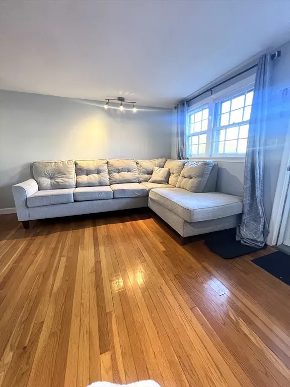 41 Regency Dr #41, Holliston, MA 01746