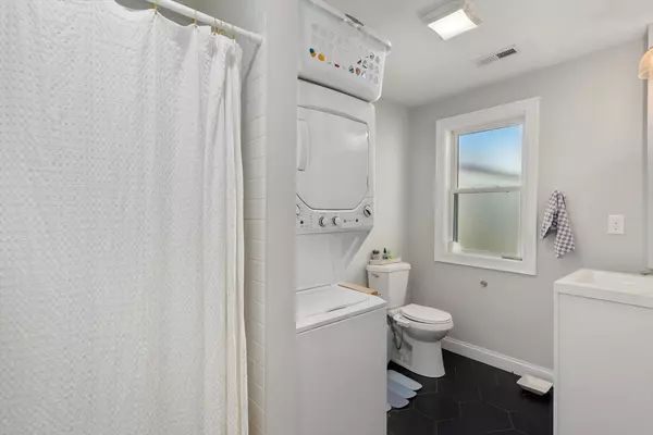 Boston, MA 02128,3 Murray Court