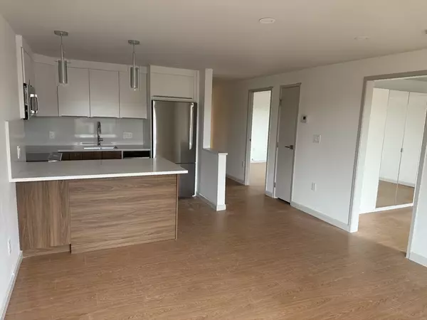 Brookline, MA 02446,1243 Beacon St. #5A