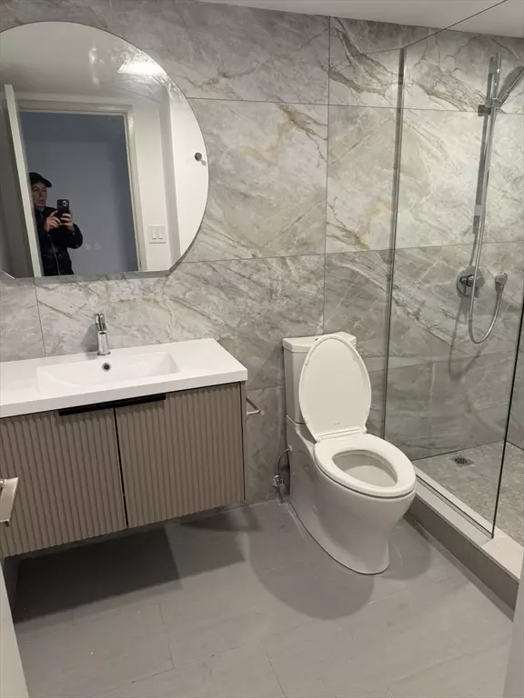 Brookline, MA 02446,1243 Beacon St. #5A