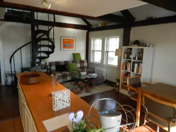 Marblehead, MA 01945,20 Mechanic St. #1