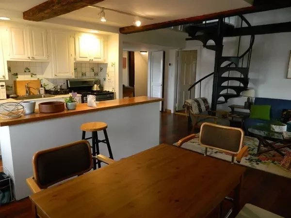 Marblehead, MA 01945,20 Mechanic St. #1