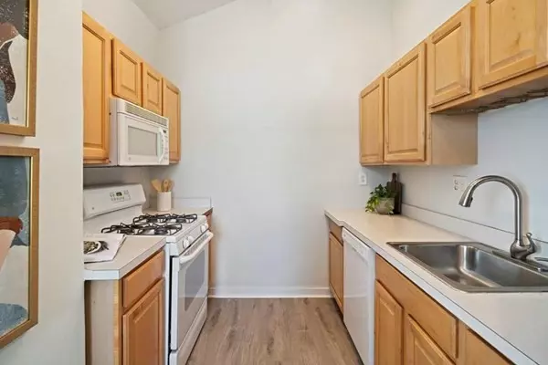 Boston, MA 02128,264 Webster #3A