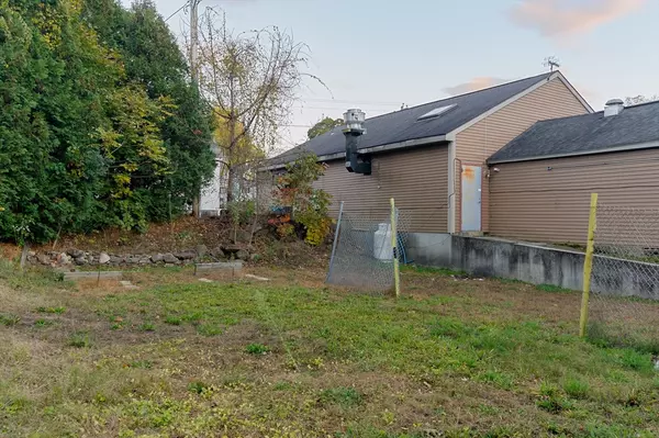 Ware, MA 01082,58 Aspen St