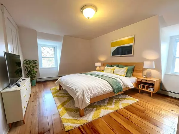 Newton, MA 02458,156 Park St. #3