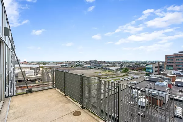 Boston, MA 02210,25 Channel Center #PH204