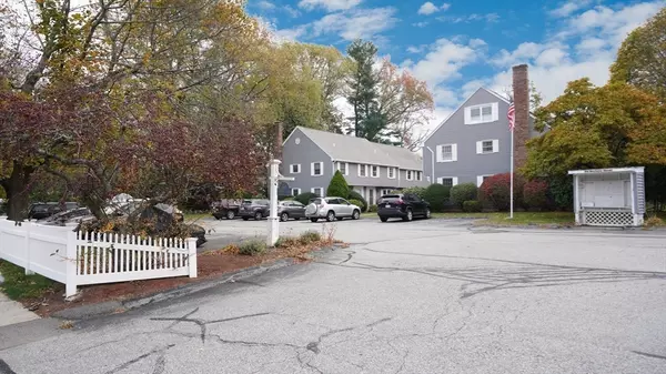 Attleboro, MA 02703,64 Mechanic St #3