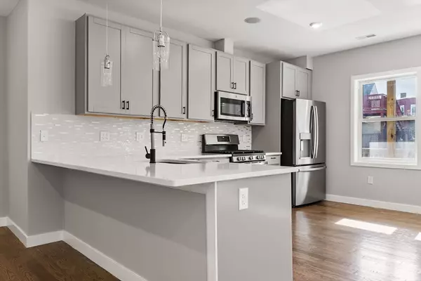 Boston, MA 02121,10 Ruthven Park #2