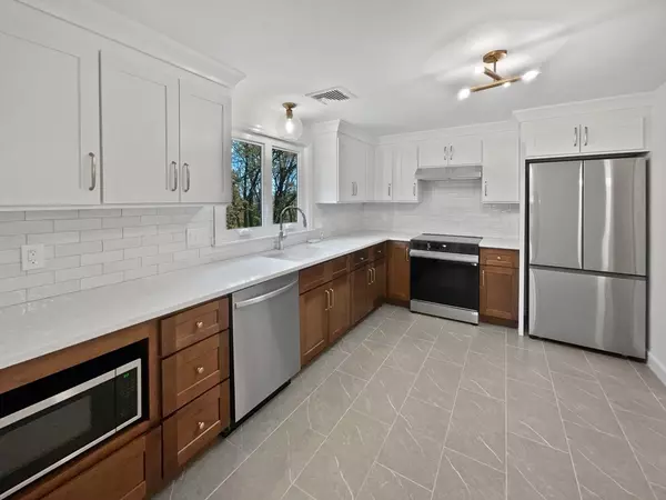 Winchester, MA 01890,26 Berkshire Dr