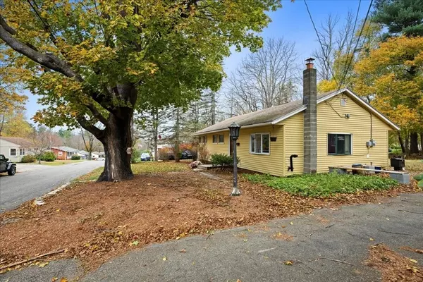 Spencer, MA 01562,2 Sunset Ln