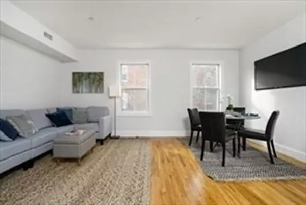 Boston, MA 02127,352 W 3rd St #15