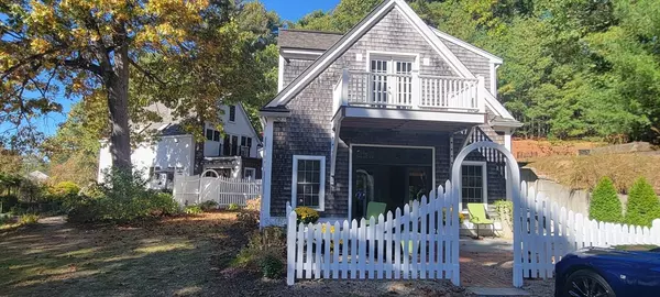 22 Wapping Road #Carriage Hs, Kingston, MA 02364