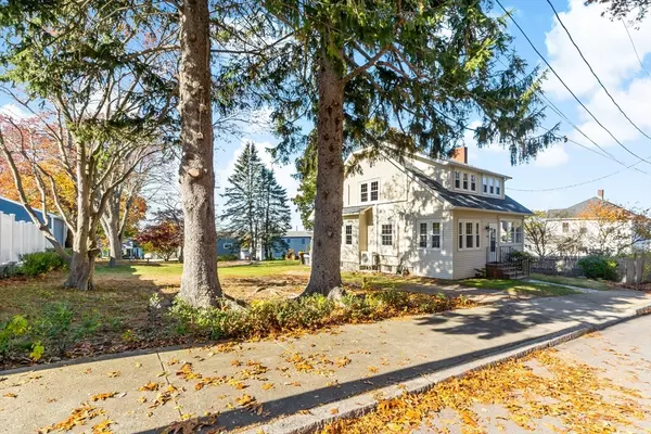 Fall River, MA 02720,172 Gibbs St