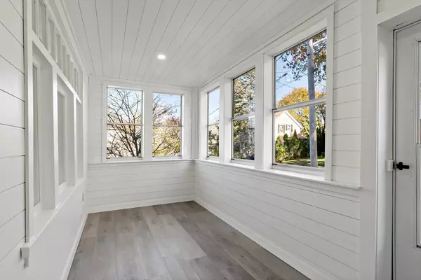 Fall River, MA 02720,172 Gibbs St