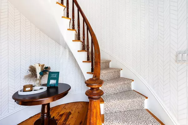 Marblehead, MA 01945,108 Front Street