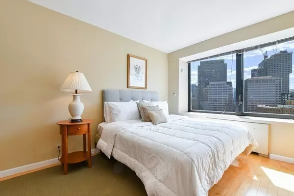 Boston, MA 02110,65 E India Row #21A