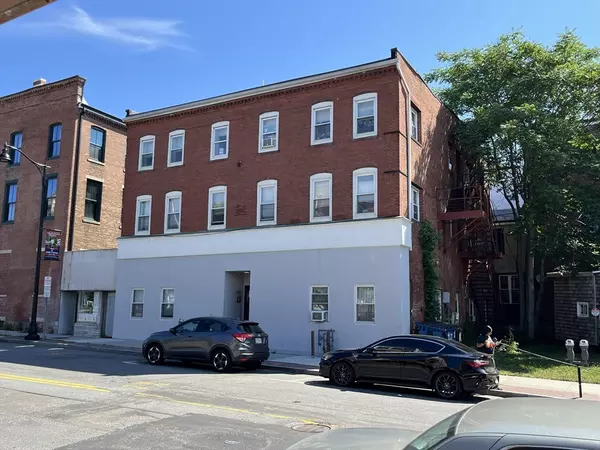 Taunton, MA 02143,48 Taunton Green