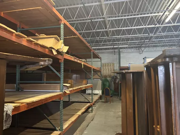 Fall River, MA 02724,1533 South Main Street #3