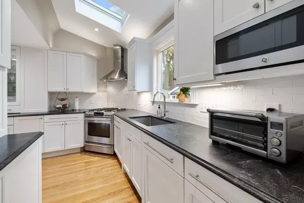 Marblehead, MA 01945,25 Curtis Street