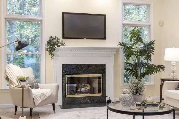 Bedford, MA 01730,7 Stonegate Lane #7