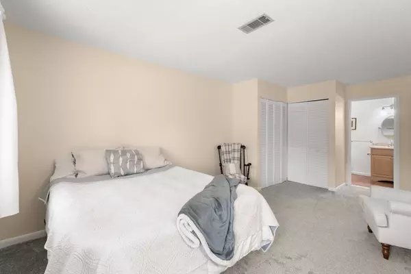 Hingham, MA 02043,504 Tuckers Ln #504